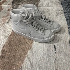 Nike Blazer High-Top Sneakers - Light Gray